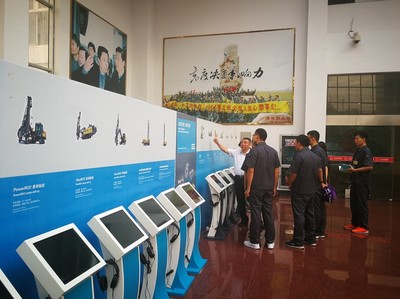 專業(yè)的洞察 思想的凈化 素質(zhì)的提升--能動(dòng)學(xué)院赴浙江紅五環(huán)集團(tuán)暑期社會(huì)實(shí)踐紀(jì)實(shí)